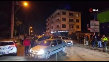 Sakarya'da otomobil, park halindeki araca çarptı: 1 ölü, 1 ağır yaralı