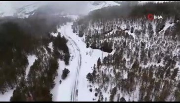 Erzincan'ın yüksek kesimlerinde kar yağışı etkili oldu