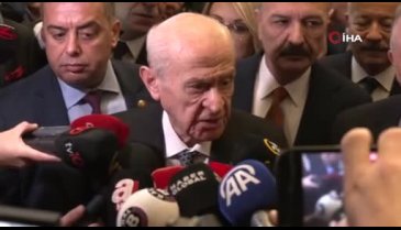 Bahçeli'den, gazeteciye: Ya vazgeç ya mesleği bırak