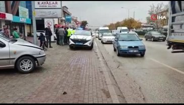 Bursa'da zincirleme kazada 1'i bebek 3 kişi yaralandı