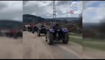 Bursa'nın o köyünde traktörlü bayram ziyareti!