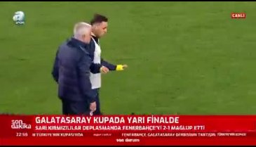 Jose Mourinho, maçtan sonrası Okan Buruk'un burnunu sıktı