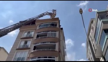 Bursa'da 5 katlı binada korkutan yangın!