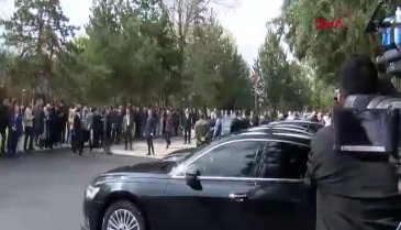 MHP lideri Devlet Bahçeli, Alparslan Türkeş'in kabrini ziyaret etti