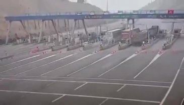 Hepsi oracıkta can verdi! Feci kazanın görüntüleri ortaya çıktı...