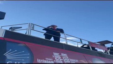 CHP Genel Başkanı Özel: CHP bundan sonra her yaştan gençlerin partisidir