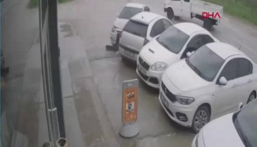 Bursa'da ani manevra zincirleme kazaya neden oldu: 5 yaralı