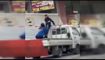 Market çalışanı kız, palet hırsızlarına böyle karşı koydu