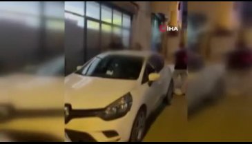 Bursa'da sokağı ringe çevirdiler! O anlar kamerada...