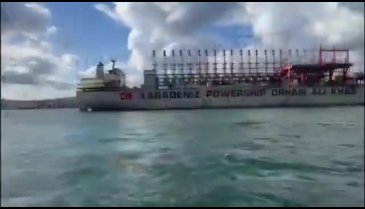 Dev enerji gemisi karaya oturdu: Kurtarma çalışmaları başladı