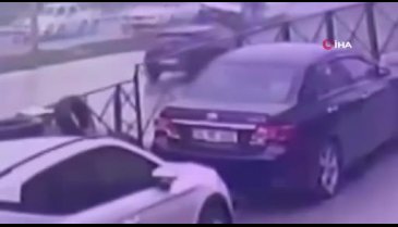 Bursa'da minibüsle kamyonet çarpıştı: Can pazarı yaşandı...