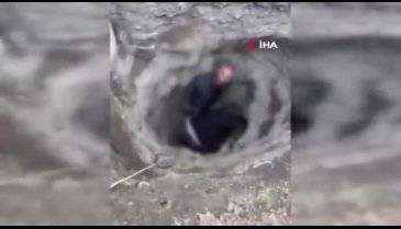 Şoke eden an! Hiç beklemedikleri bir anda çukurda böyle basıldılar...