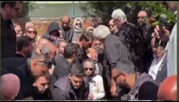 Annesini toprağa veren Tarkan'dan imamın teklifine ret!