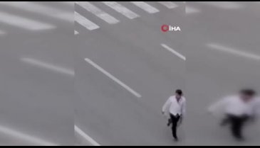 Bursa'da trafikte sopalı kavga! Saniye saniye kaydedildi