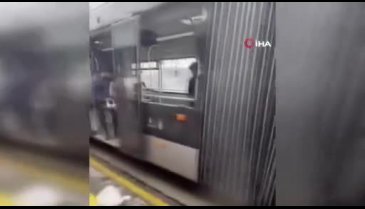 Metrobüs öndeki başka bir metrobüse çarptı: Yaralılar var