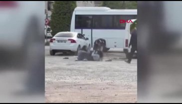 Bursa'da kızların kavgası kamerada!