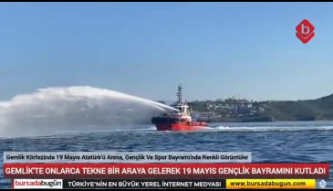 Gemlik'te onlarca tekne 19 Mayıs'ı kutladı