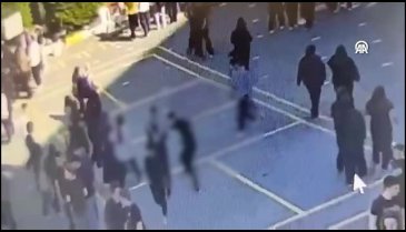 Okul bahçesinde saniye saniye dehşet!