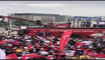 Başkan Ekrem İmamoğlu CHP'nin Bursa mitingini izliyor! Cezaevinden selam gönderdi...