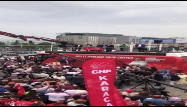 CHP'nin Bursa mitinginde korkutan anlar! Özgür Özel sahneden seslendi...