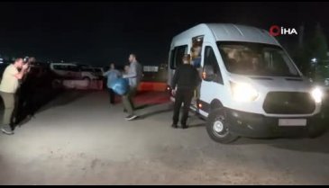 Tahliyeler başladı! Davul zurnayla karşılaştılar