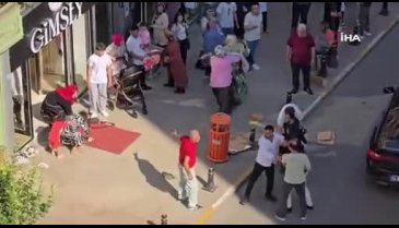 Kadınlar birbirine girdi! Kimse onları durduramadı...