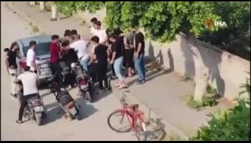 Sokak ortasında meydan savaşı gibi kavga!