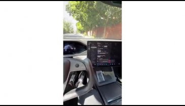 Yeni aldıkları elektrikli aracı test ederken büyük bir şok yaşadılar!