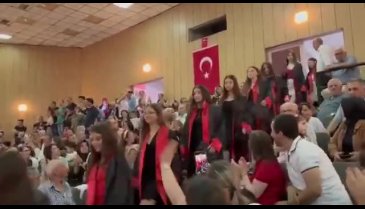 Bursa'da duygulandıran mezuniyet!