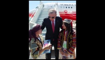 Cumhurbaşkanı Erdoğan'a havalimanında coşkulu karşılama