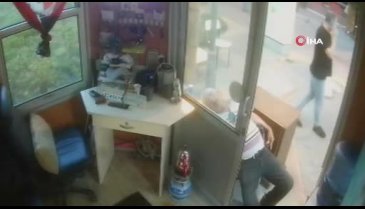 Ecelin böylesi! İki arkadaş aynı anda aynı kaderi paylaştı...