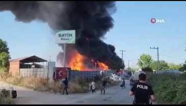 Alev alev yanıyor! Bursa'da bir fabrikada sıcak dakikalar