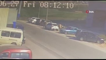 Bursa'da otomobil ile çarpışan motosikletli yaralandı