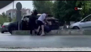 Bursa'da 'yol verme' terörü! Kamerada...