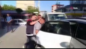 Kendisini kaymakam olarak tanıttı, sahte tören bile düzenledi