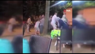 Kadınlar sahilde birbirine girdi! Erkekler ayırmaya çalıştı