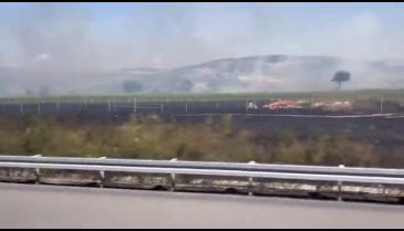 Bursa-İzmir Otoyolu'nda panik! Gören aracını durdurup koştu...