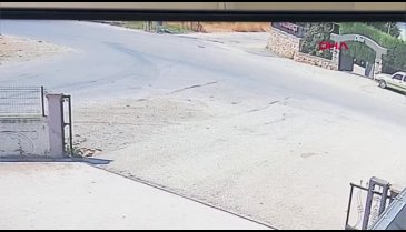 Bursa'da motosiklet ile otomobilin çarpıştığı kaza kamerada