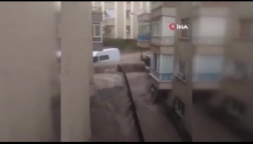 Başkentte sel sonrası görüntüler ortaya çıktı! Duvar böyle patladı...