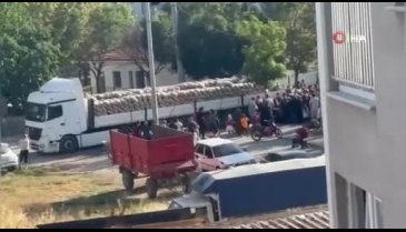 Bursa'da bir hayırsever 30 ton patatesi ücretsiz dağıttı