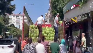 Babasının ölüm yıl dönümünde dağıttığı şey şaşırttı!