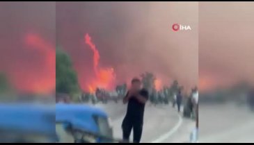 Bursa'da alevler göğe ulaştı! O aldırış etmedi..