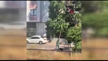 Eski sevgilisinin başına silah dayayıp darp etti
