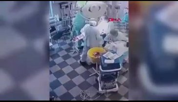 8,8'lik deprem anı kamerada! Doktorlar ameliyatta yakalandı