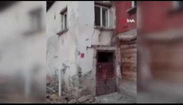 Balıkesir'de hasar gören köy evleri böyle görüntülendi