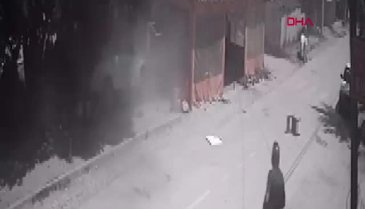 Otomobili ile kahvehaneye daldı! Feci şekilde can verdi...