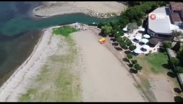 İznik Gölü'nün en büyük iskelesi karada kaldı