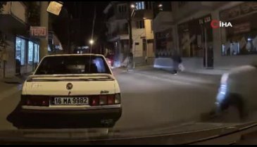 Bursa'da akılalmaz anlar! Trafiği birbirine kattı