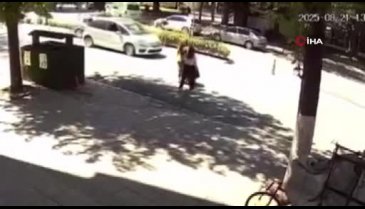 Bursa'da yol vermek isterken ortalığı birbirine kattı!