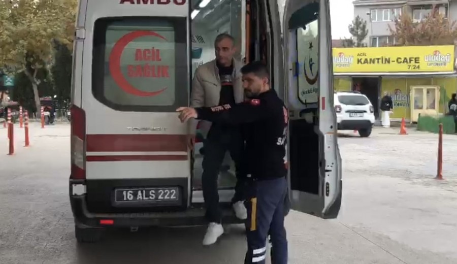 Bursa'da aynı yöne giden halk otobüsleri çarpıştı! 3 kişi yaralandı